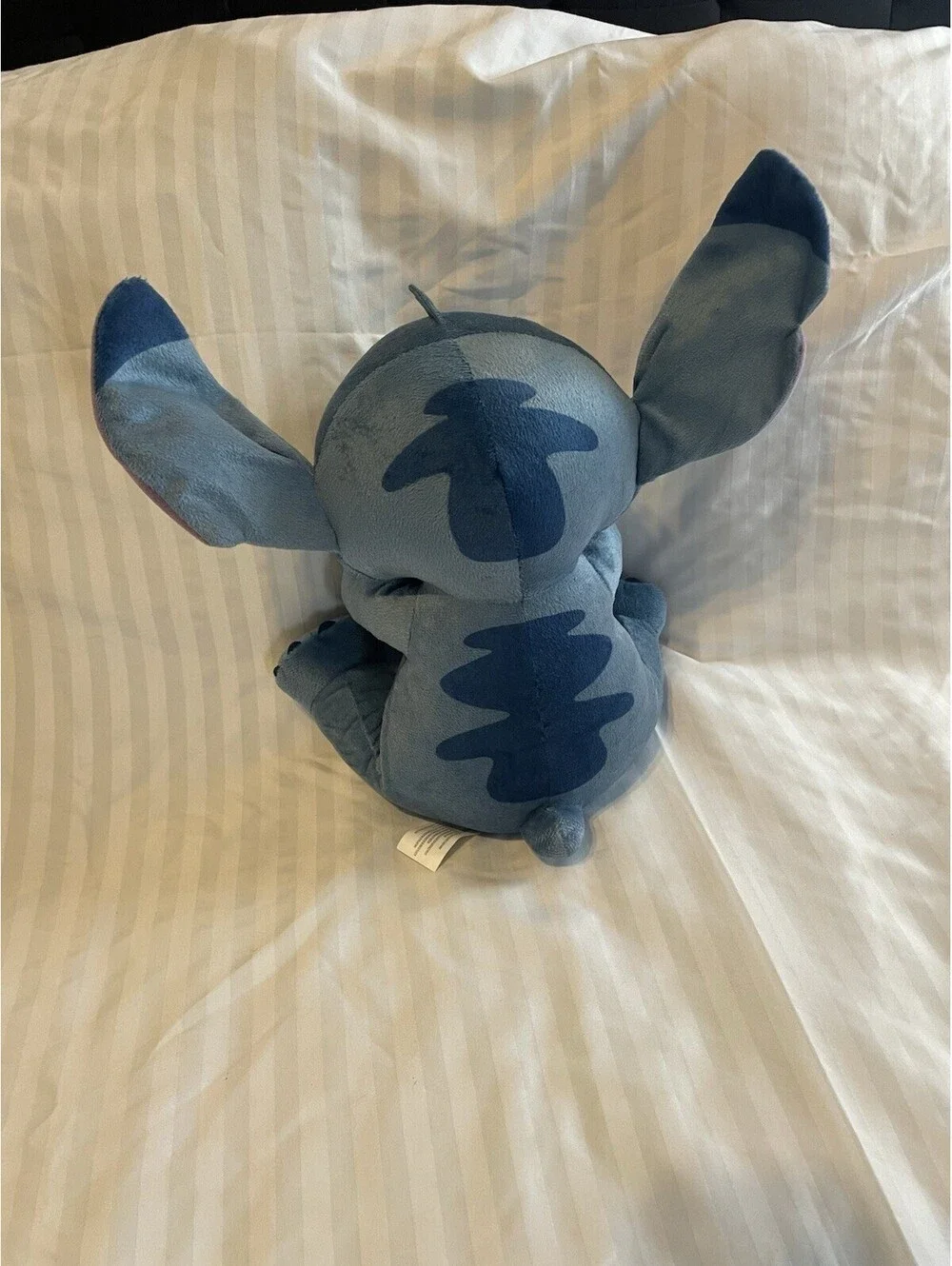 Disney 12' Lilo & Stitch limited edition Valentine's Day Plush Greeter XO XO